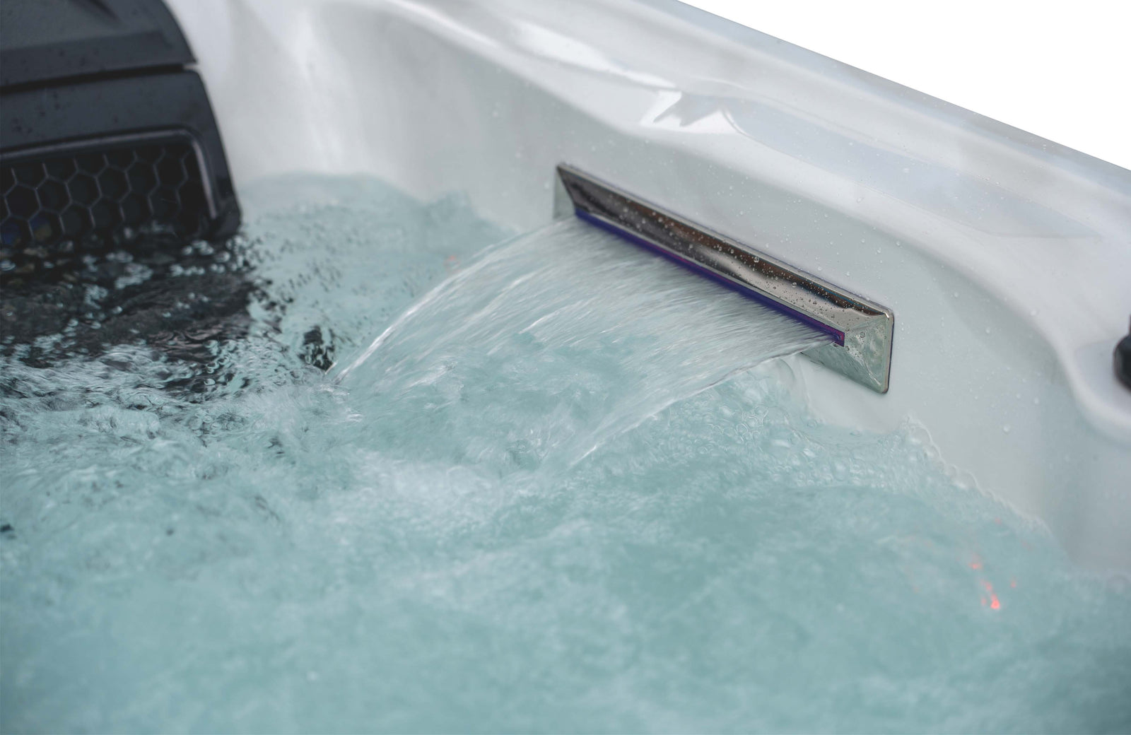 LAGUNA 1 - 6 Person Hot Tub With Bluetooth Audio