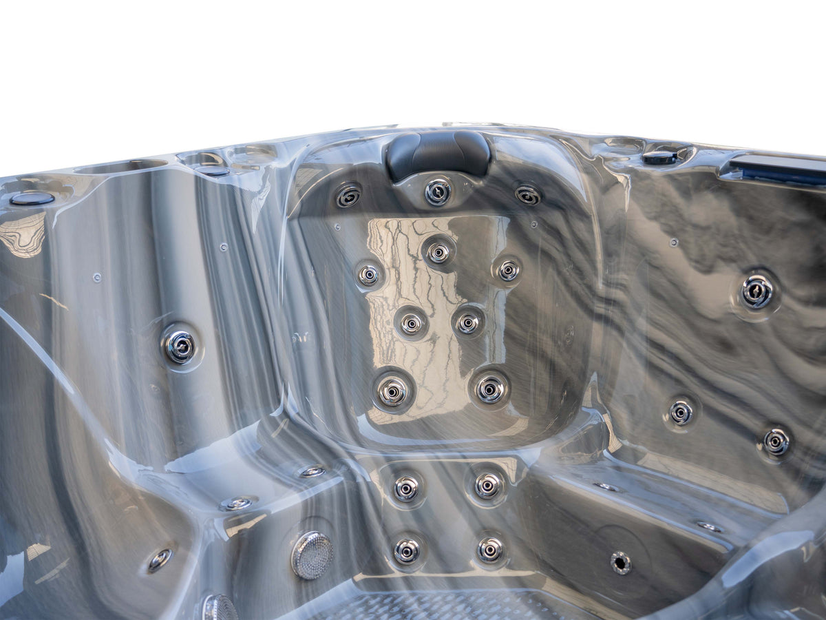 RIVIERA 1 - 6-Person Hot Tub with Bluetooth Audio