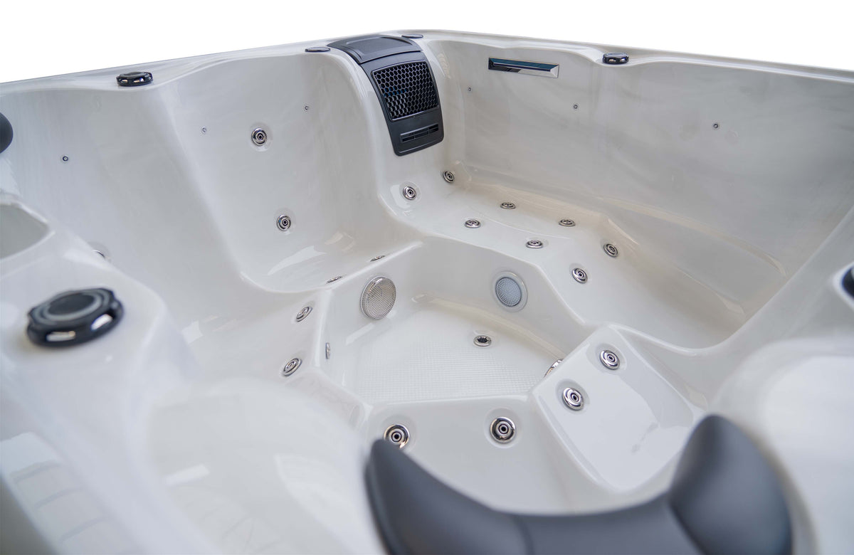 LAGUNA 1 - 6 Person Hot Tub With Bluetooth Audio