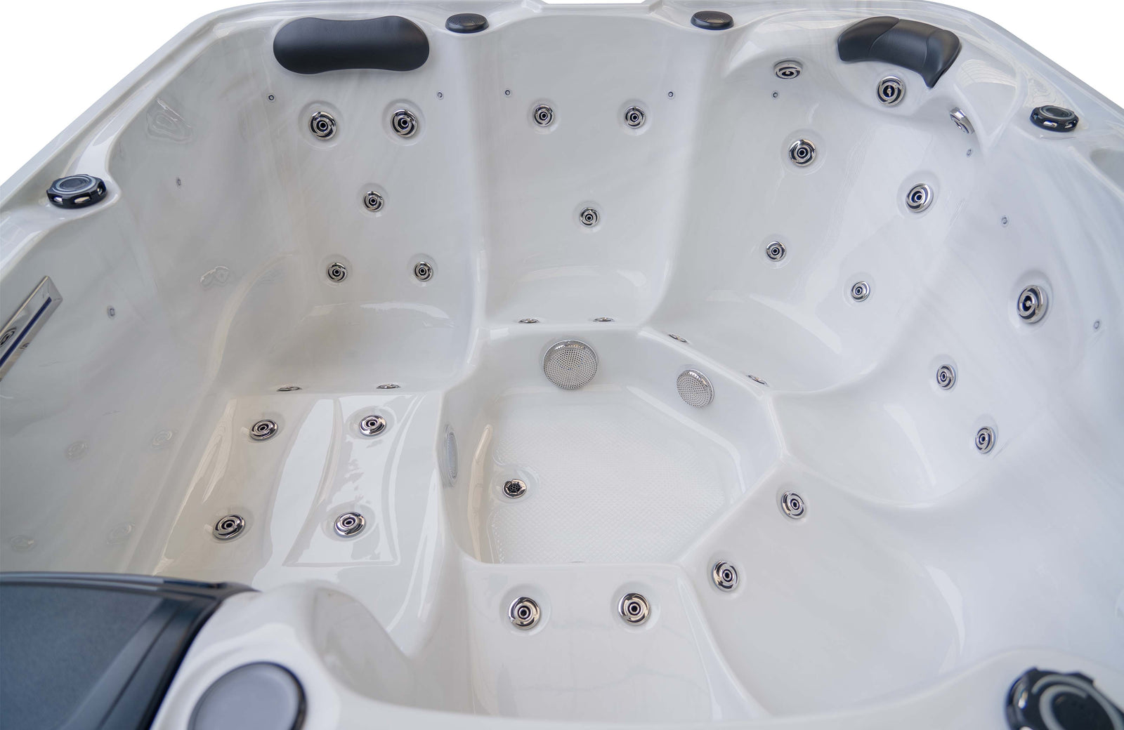LAGUNA 1 - 6 Person Hot Tub With Bluetooth Audio