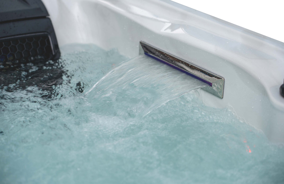 LAGUNA 1 - 6 Person Hot Tub With Bluetooth Audio