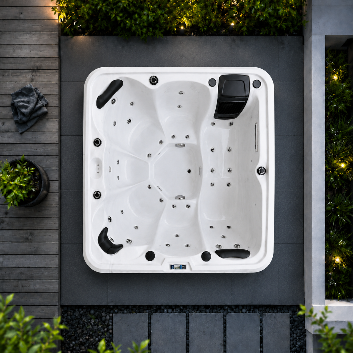 LAGUNA 1 - 6 Person Hot Tub With Bluetooth Audio