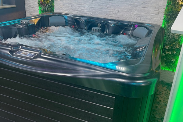 AQUA BLISS LITE - 4 Person Hot Tub With Bluetooth Audio