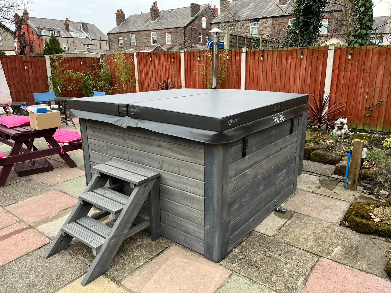 Rexener Polar Wooden Hot Tub - Made in Finland