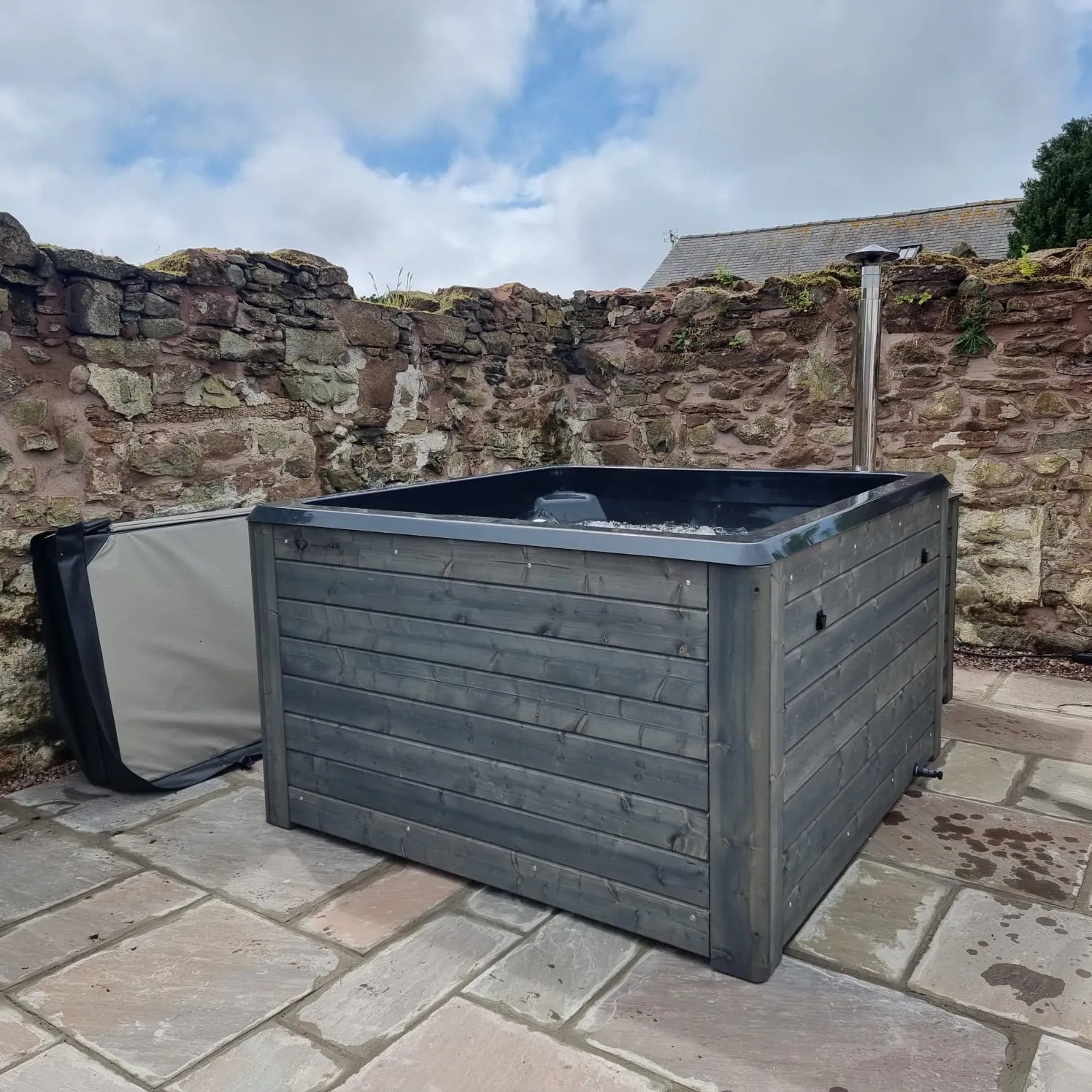 Rexener Polar Wooden Hot Tub - Made in Finland