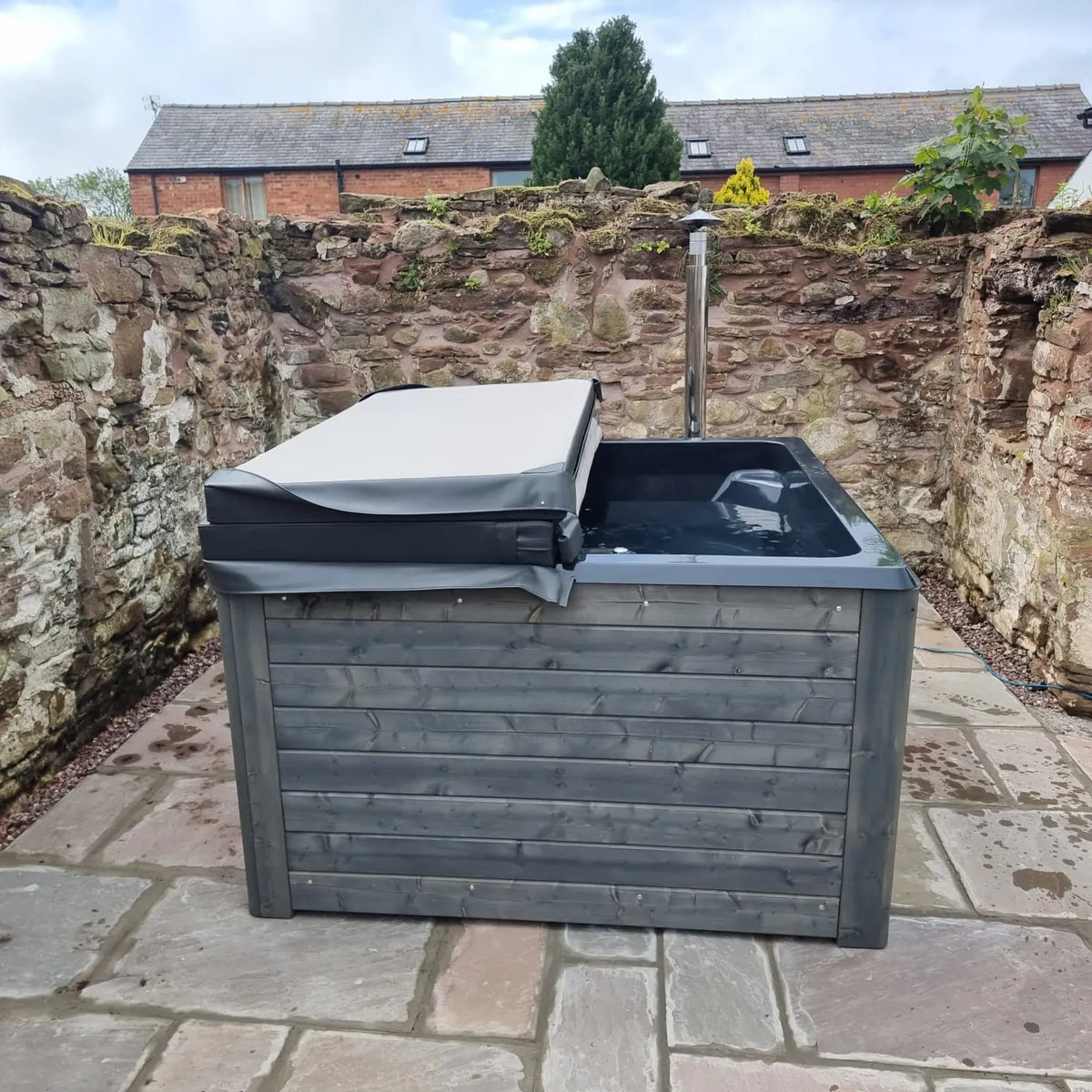 Rexener Polar Wooden Hot Tub - Made in Finland