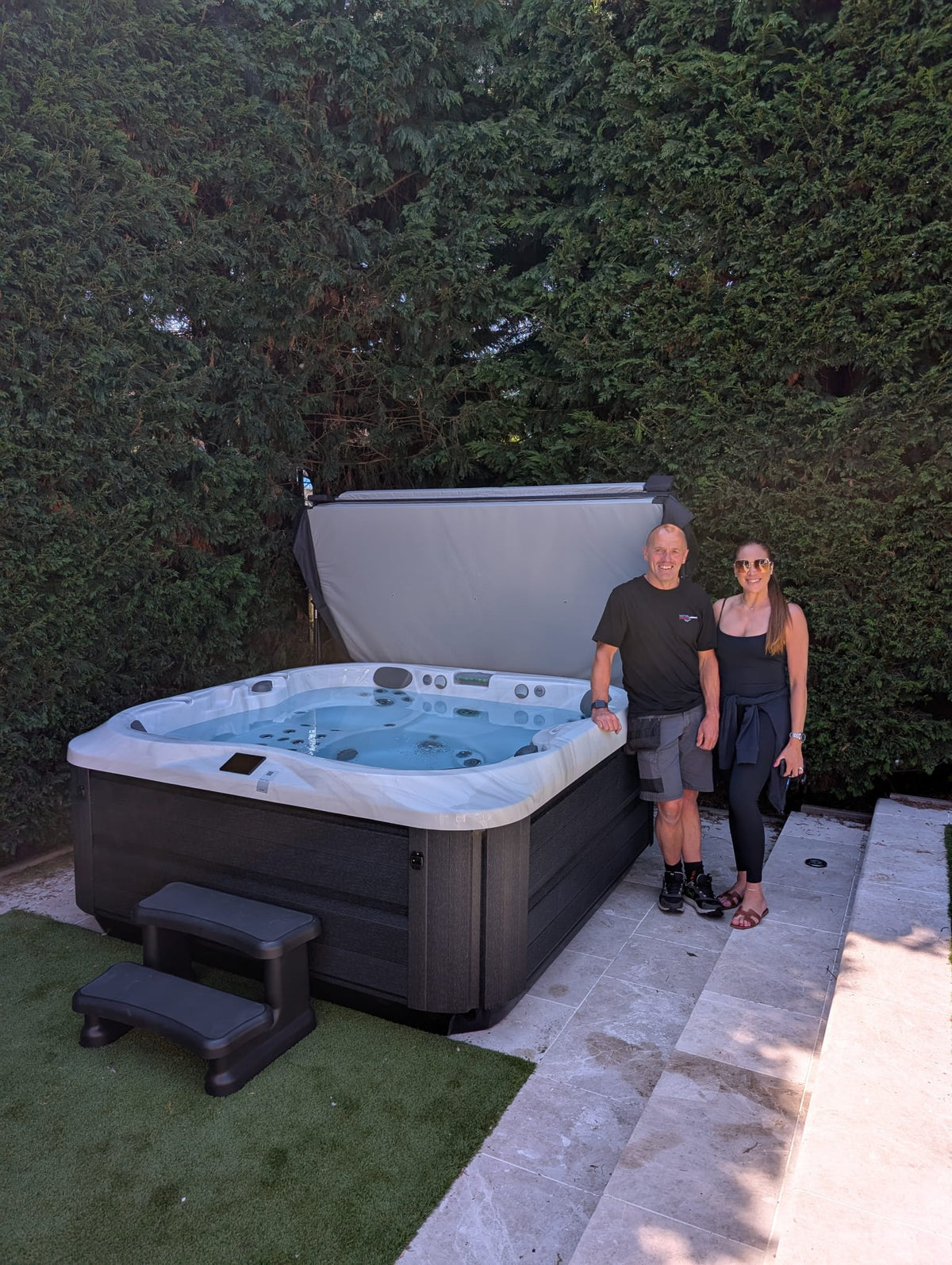 J-335 COMFORT HOT TUB WITH LOUNGE SEAT - INFRARED & RED LIGHT THERAPY